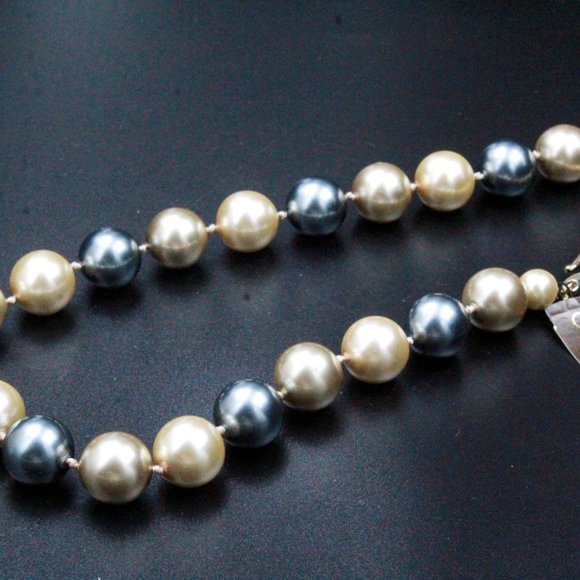 Carolee Designer Signed Faux Pearl Glass Grey Champagne Large Bead NOS Necklace - Picture 9 of 16